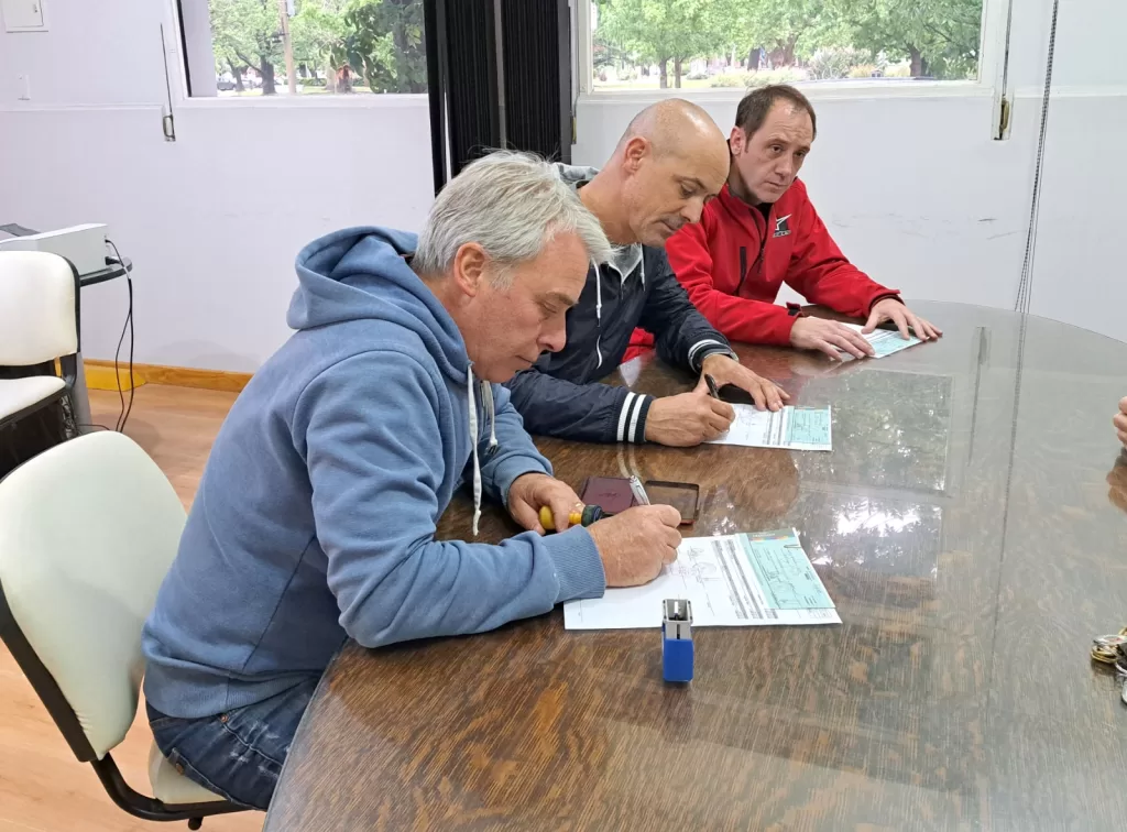 Villa Cañás: El municipio entregó aportes FAD a los clubes cañaseños Villa Cañás: El municipio entregó aportes FAD a los clubes cañaseños