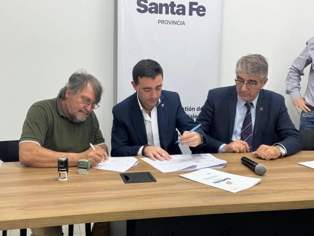 Di Gregorio: Desde ahora más comunas de la región podrán certificar firmas gratuitamente Di Gregorio: Desde ahora más comunas de la región podrán certificar firmas gratuitamente