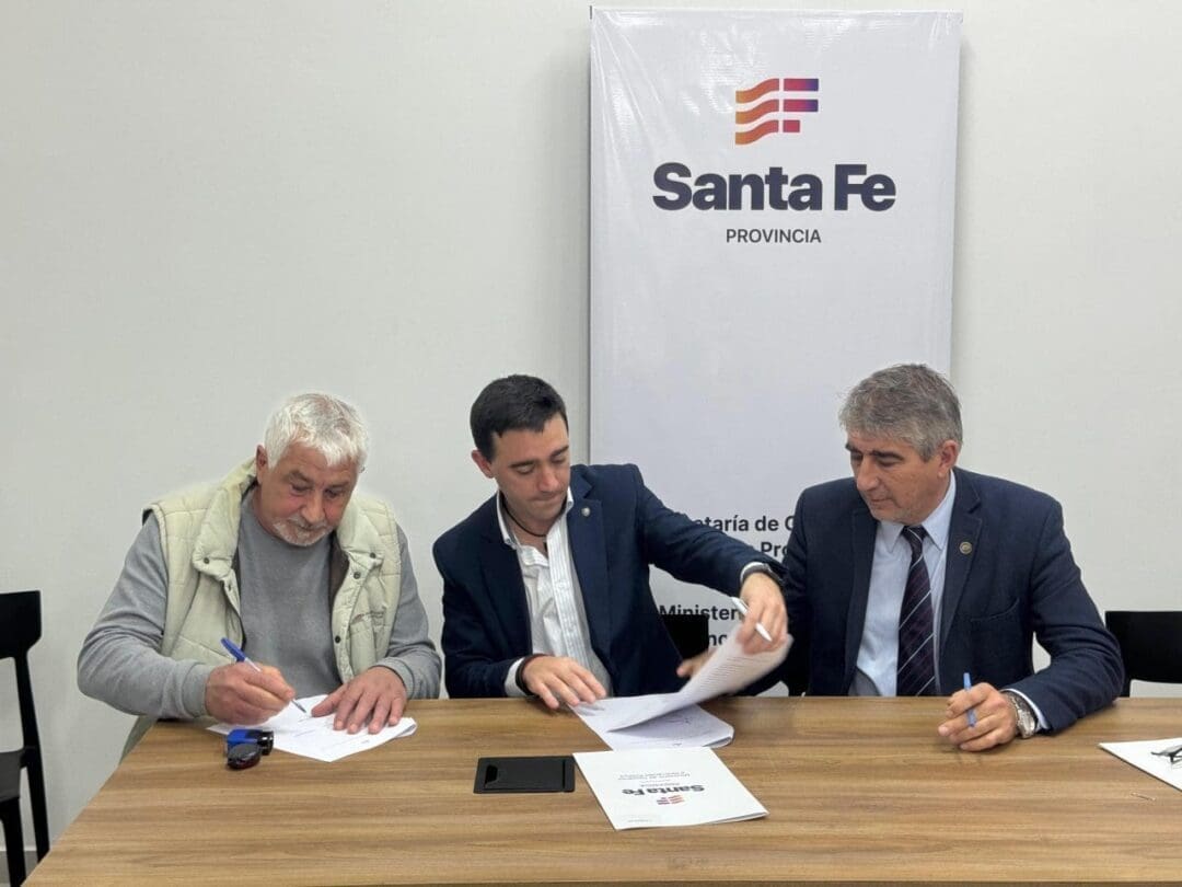 Di Gregorio: Desde ahora más comunas de la región podrán certificar firmas gratuitamente Di Gregorio: Desde ahora más comunas de la región podrán certificar firmas gratuitamente