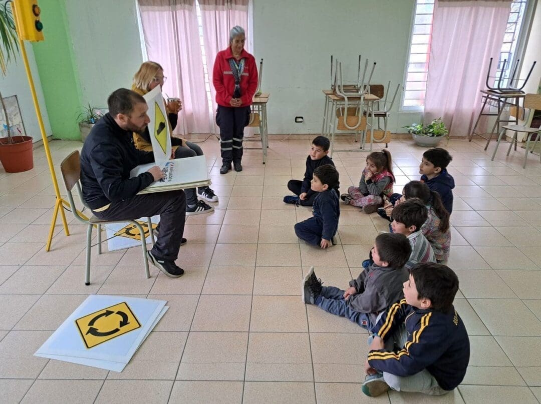Villa Cañás: Educación vial en el Taller Protegido y en las salas barriales Villa Cañás: Educación vial en el Taller Protegido y en las salas barriales