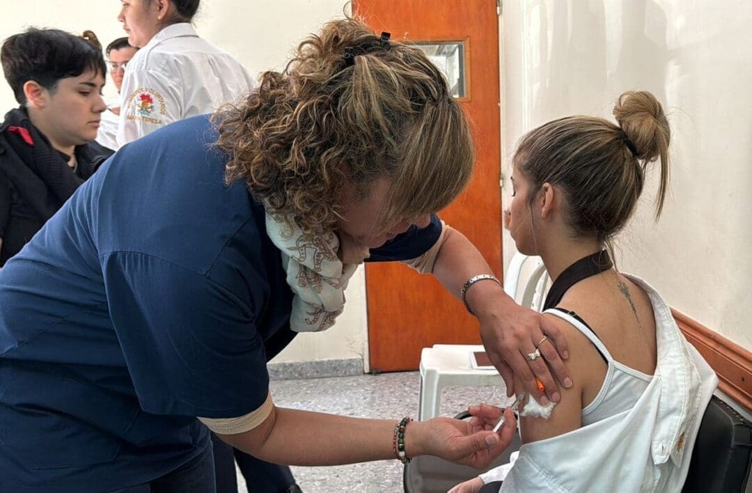 Objetivo Dengue: En Venado Tuerto, Provincia inició la vacunación de Bomberos Voluntarios
