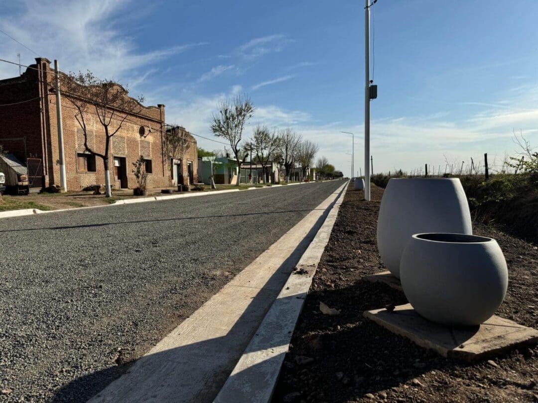 Di Gregorio, Enrico y Bustamante inauguraron obras para el desarrollo de La Chispa