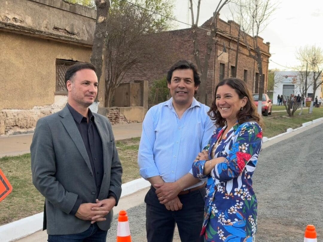 Di Gregorio, Enrico y Bustamante inauguraron obras para el desarrollo de La Chispa