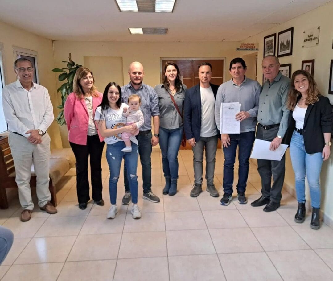Villa Cañás: Entrega de escrituras y aporte al a Cooperativa de Agua Potable