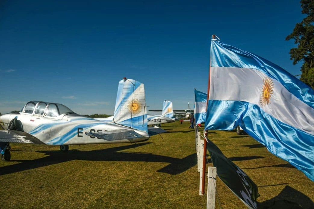 Defensores de Nuestros Cielos: La Fuerza Aérea Argentina llega a Villa Cañás