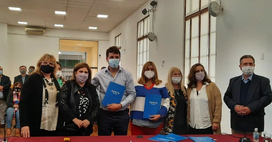Santa Isabel tuvo su primera promoción de educación superior: Un logro de gestión y compromiso