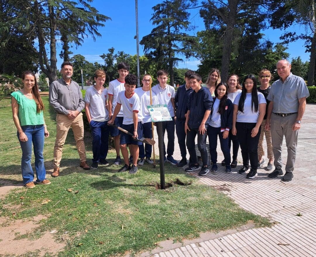 Cuidando Plazas: Proyecto de Concientización en Villa Cañás