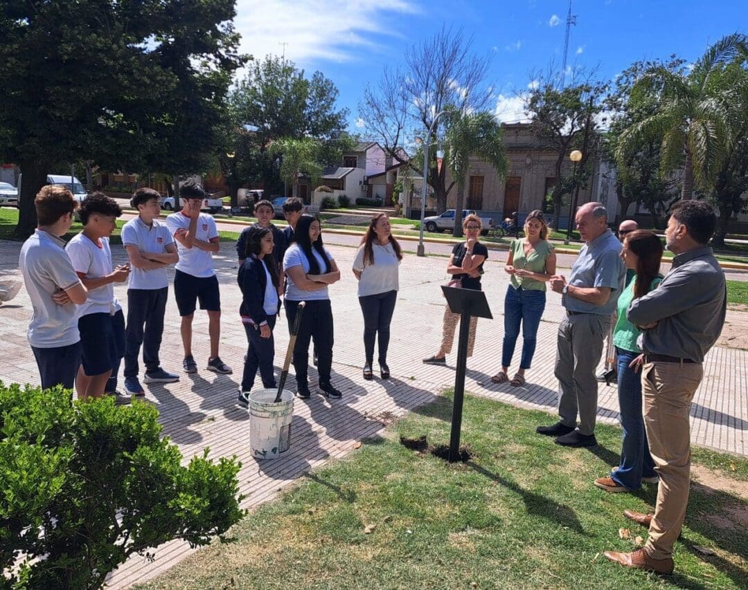 Cuidando Plazas: Proyecto de Concientización en Villa Cañás