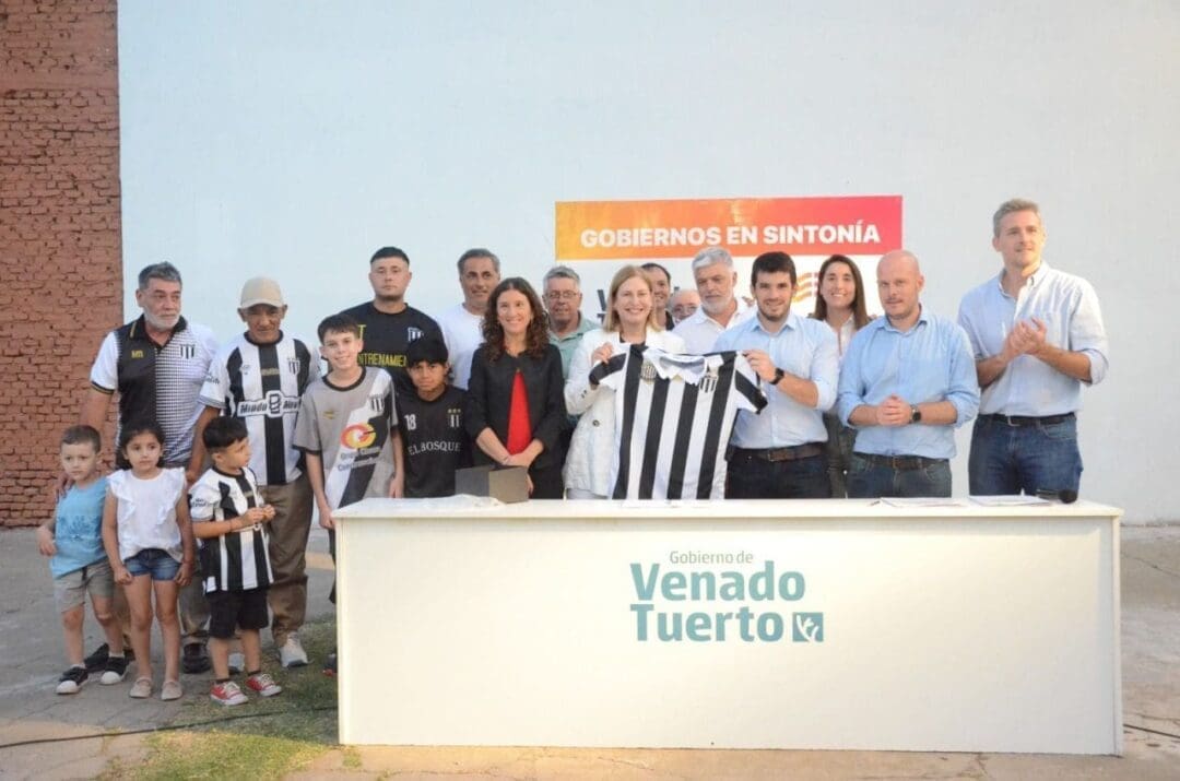 Venado Tuerto: Scaglia y Chiarella firmaron convenios para obras en clubes y bomberos Venado Tuerto: Scaglia y Chiarella firmaron convenios para obras en clubes y bomberos