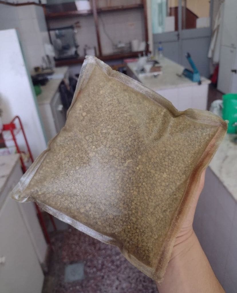 Fabrican un bioplástico con desechos de cítricos que alimenta a la tierra Fabrican un bioplástico con desechos de cítricos que alimenta a la tierra