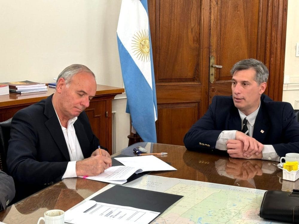 Villa Cañás: El municipio refuerza su flota de maquinaria para el mantenimiento de caminos rurales Villa Cañás: El municipio refuerza su flota de maquinaria para el mantenimiento de caminos rurales