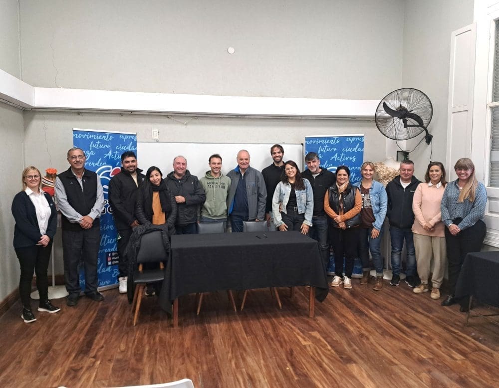 Villa Cañás impulsa el desarrollo local mediante la entrega de microcréditos