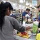 Endeudarse para comer: La nueva rutina de las familias argentinas
