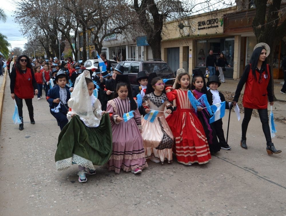 Villa Cañás celebró la Revolución de Mayo y sus 123 Años