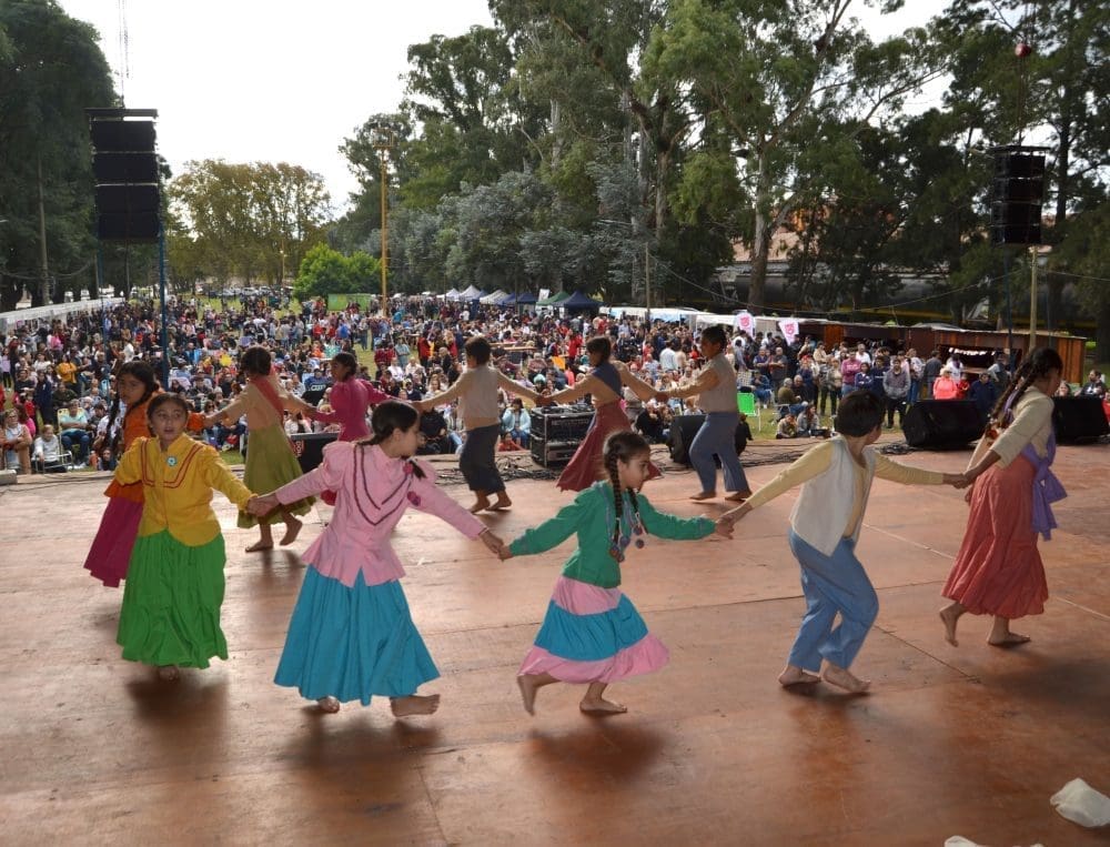 Villa Cañás celebró la Revolución de Mayo y sus 123 Años