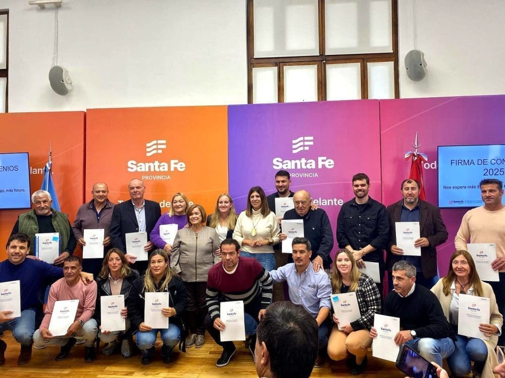 Villa Cañás: Gizzi firmó un convenio para el fortalecimiento de las áreas locales de género