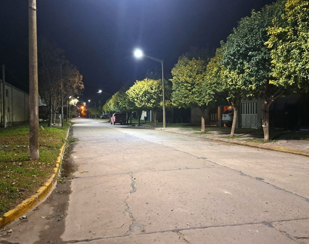 Villa Cañás: Comenzó la tercera etapa de colocación de luminarias LEDs