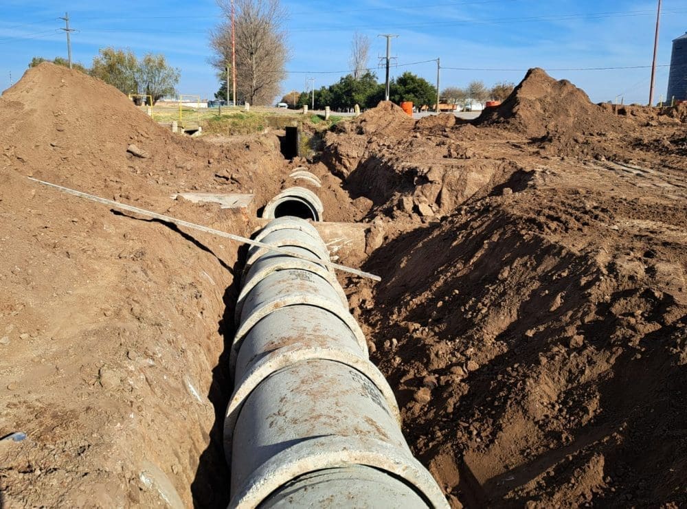 Villa Cañás refuerza su infraestructura con obras hidráulicas y viales