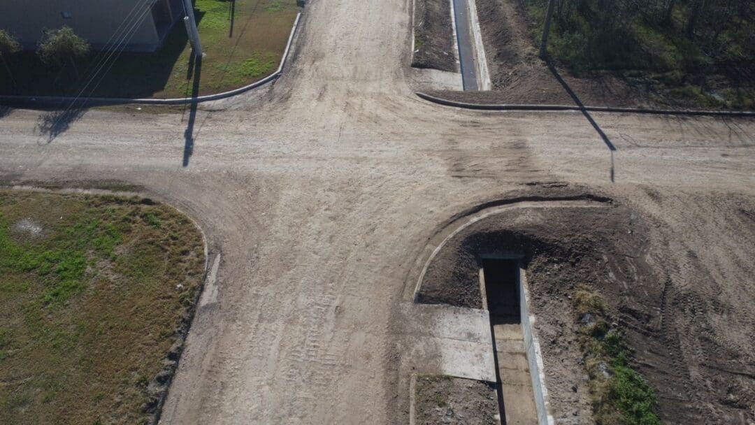 Obra en etapa final: Provincia realiza los últimos trabajos para dejar listos y óptimos los desagües urbanos de Carmen Obra en etapa final: Provincia realiza los últimos trabajos para dejar listos y óptimos los desagües urbanos de Carmen