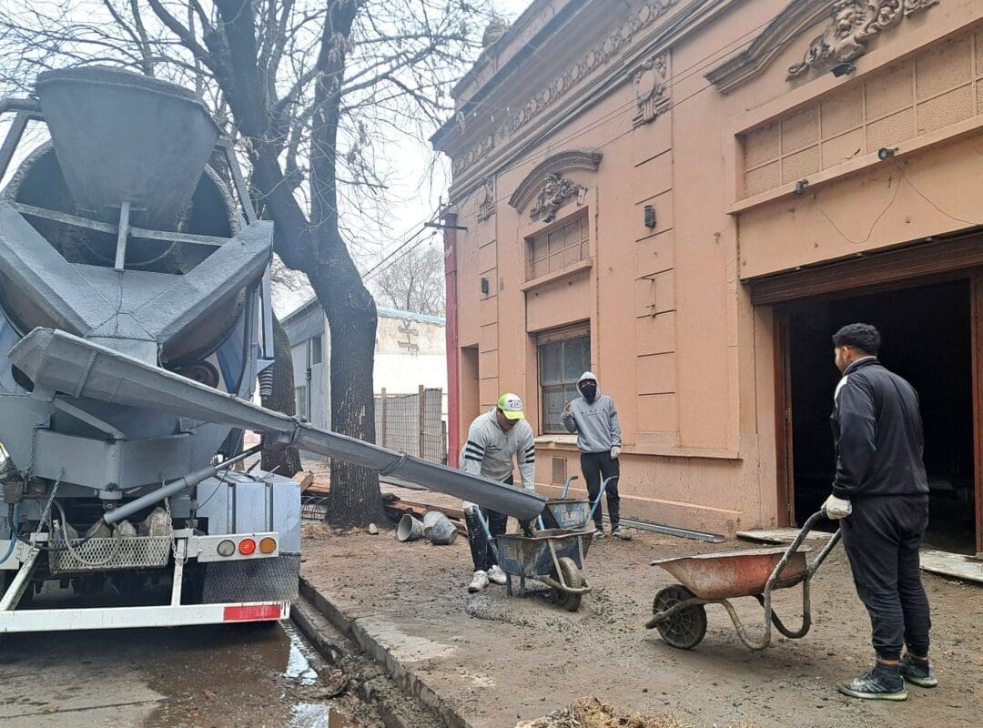 Villa Cañás: Trabajas de restauración en El Torreón