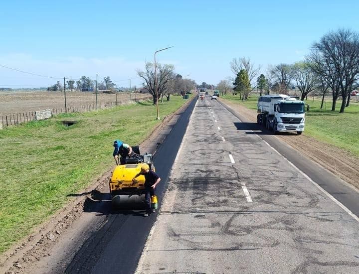 Wheelwright: Avanzan obras viales de hormigón, banquinas y cordón cuneta
