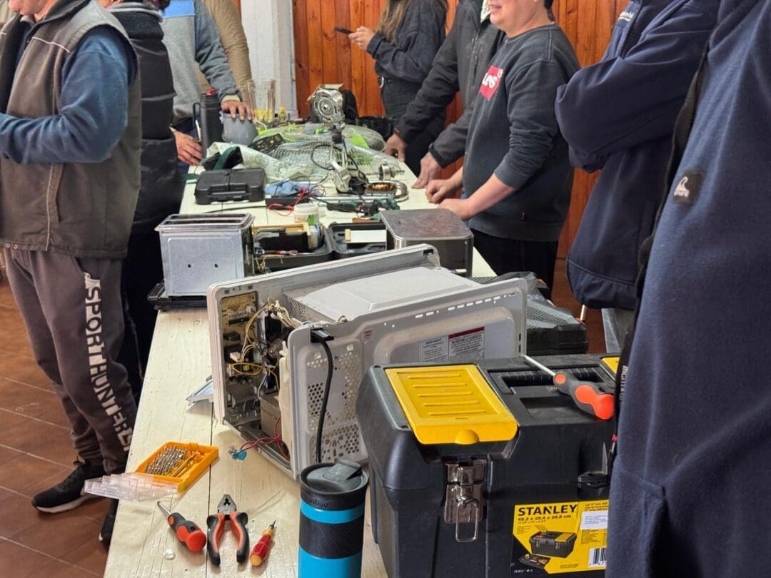 Di Gregorio acompañó el cierre del curso de reparación de electrodomésticos y presentó nueva propuesta