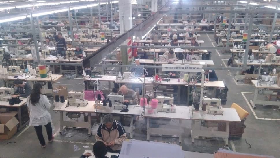 Avanza el proyecto que garantiza el trabajo de la Cooperativa Textil de Carreras