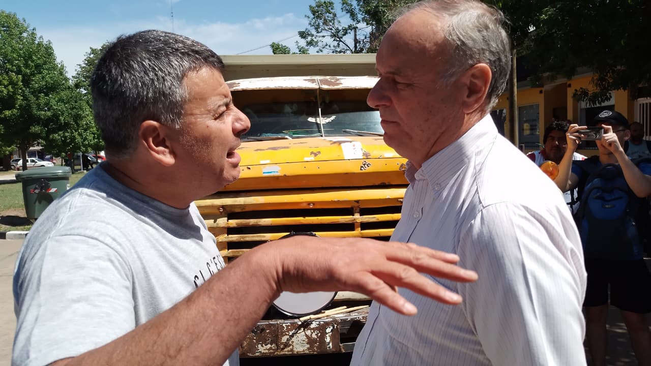 Villa Cañás: Paro por tiempo indeterminado de municipales y reclamo por estabilidad laboral
