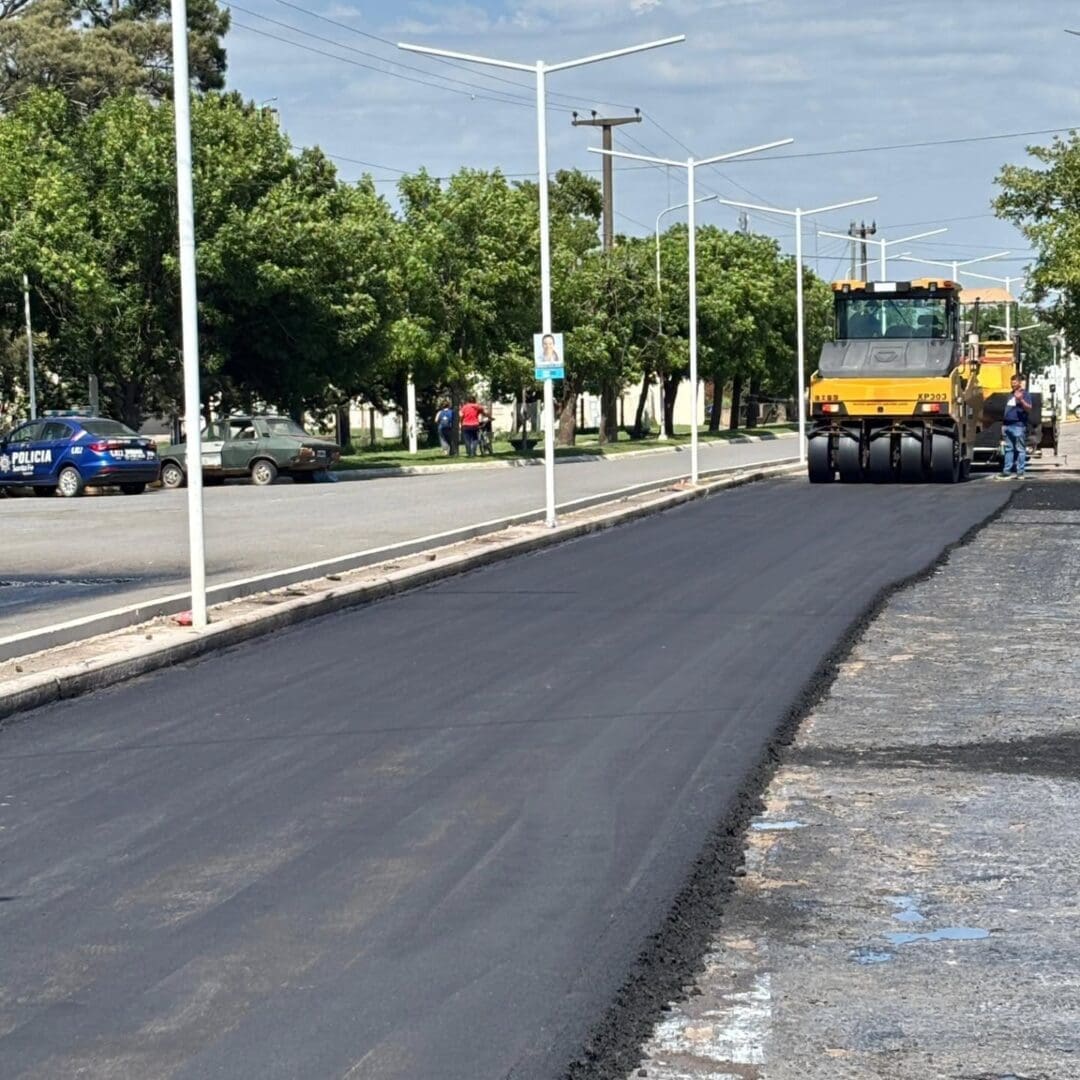 María Teresa: Avanzan las obras de reasfaltado y ordenamiento vial en calle Sáenz Peña María Teresa: Avanzan las obras de reasfaltado y ordenamiento vial en calle Sáenz Peña