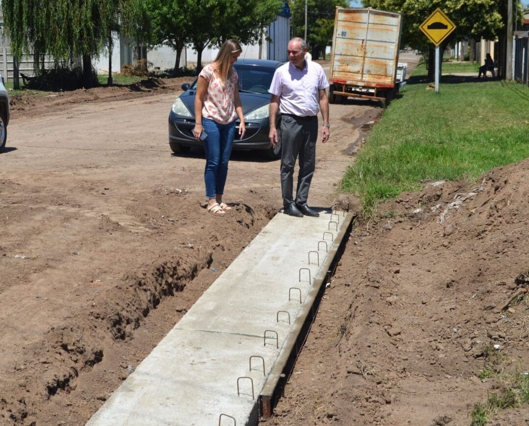 Villa Cañás: El municipio continúa con obras de cordón cuneta