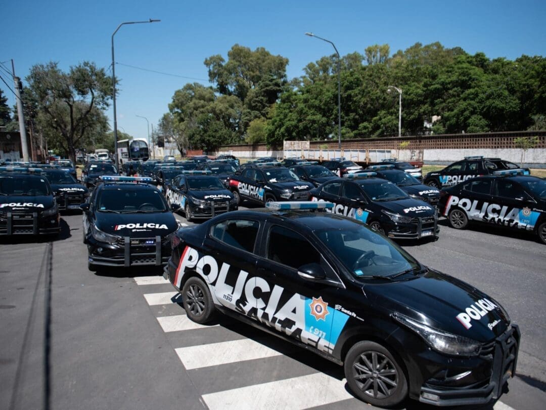 Tras el reclamo, el salario mínimo de policías y penitenciarios sube a $1.438.835 Tras el reclamo, el salario mínimo de policías y penitenciarios sube a $1.438.835