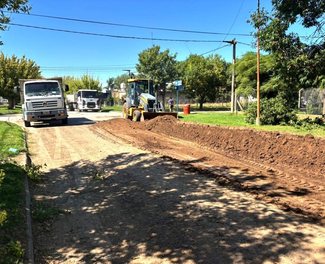 Villa Cañás: Comenzó la pavimentación de Calle 61 entre 56 bis y 58 Villa Cañás: Comenzó la pavimentación de Calle 61 entre 56 bis y 58