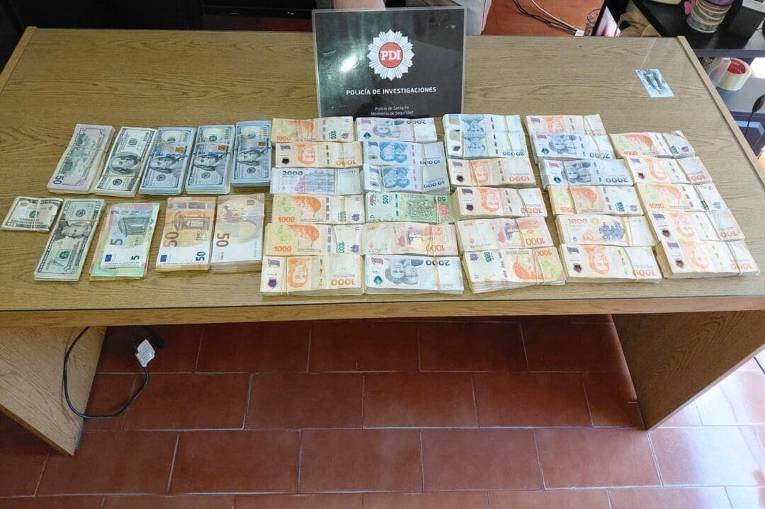 Venado Tuerto: Dos detenidos en allanamientos por microtráfico y circulación de dinero ilícito