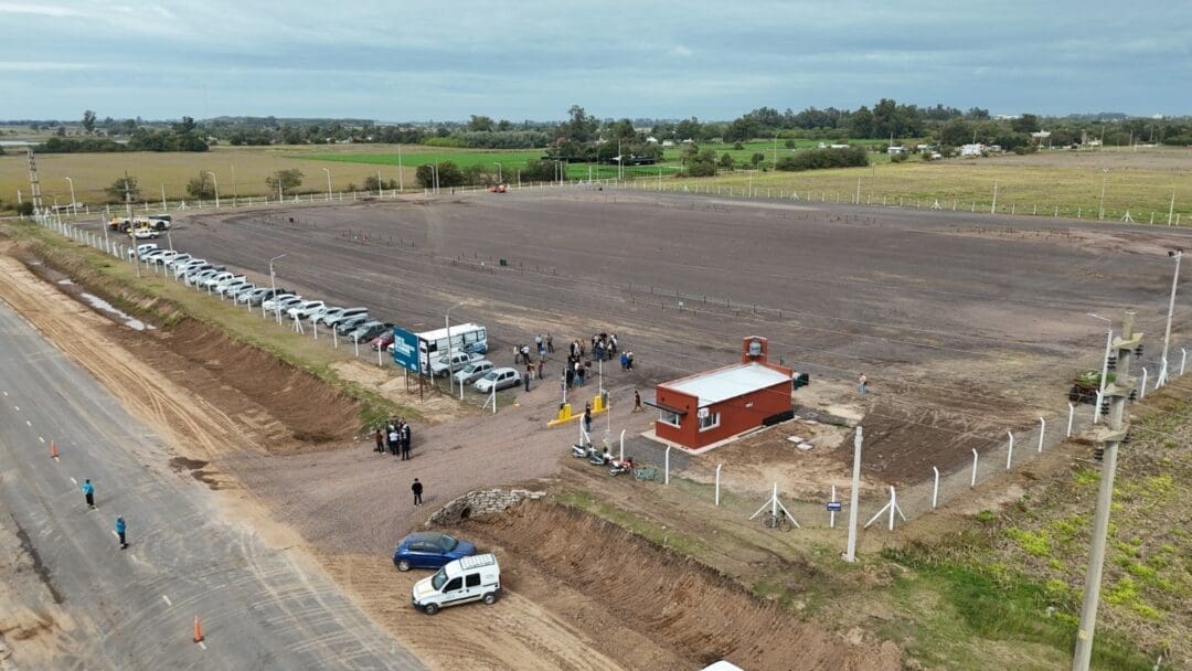 Venado Tuerto inauguró la playa para sacar camiones de los barrios