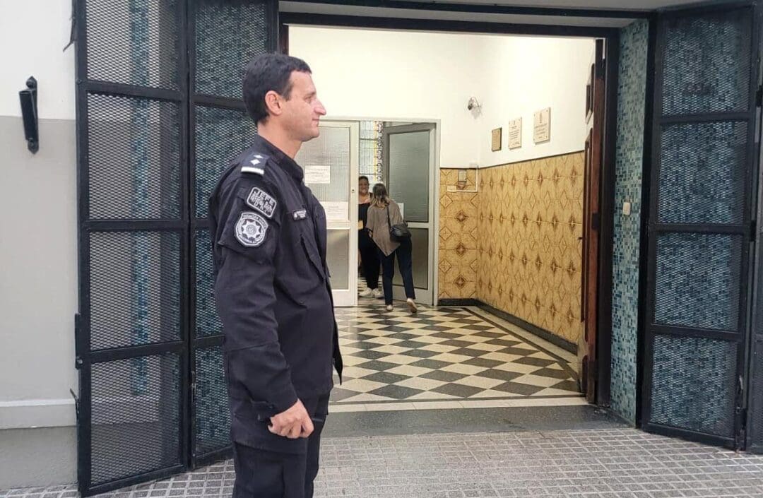 Amenazas a escuelas | 65 en un día: Cobrarán operativos de hasta $6 millones