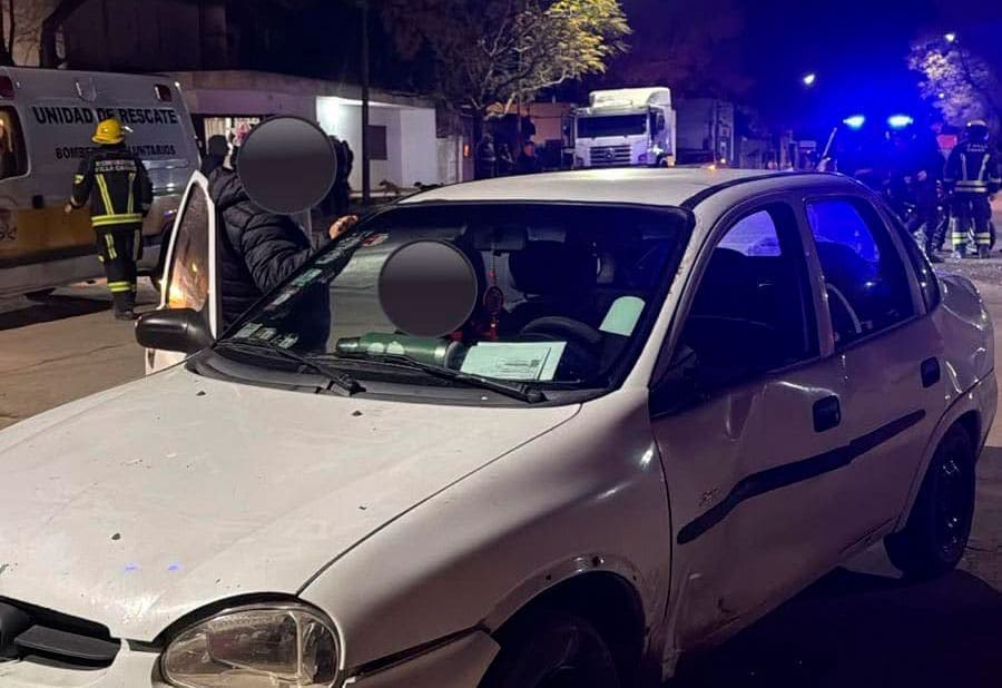 Villa Cañás: Un motociclista resultó herido tras un choque con un automóvil y fue trasladado al hospital Villa Cañás: Un motociclista resultó herido tras un choque con un automóvil y fue trasladado al hospital