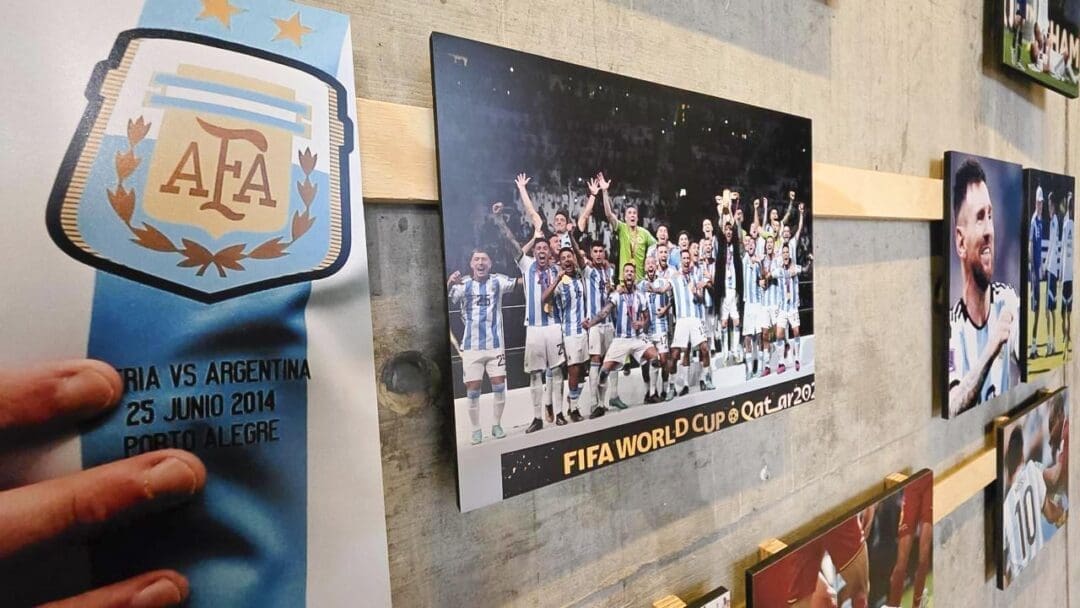 Venado Tuerto: Llega una muestra fotográfica sobre Messi que retrata su carrera