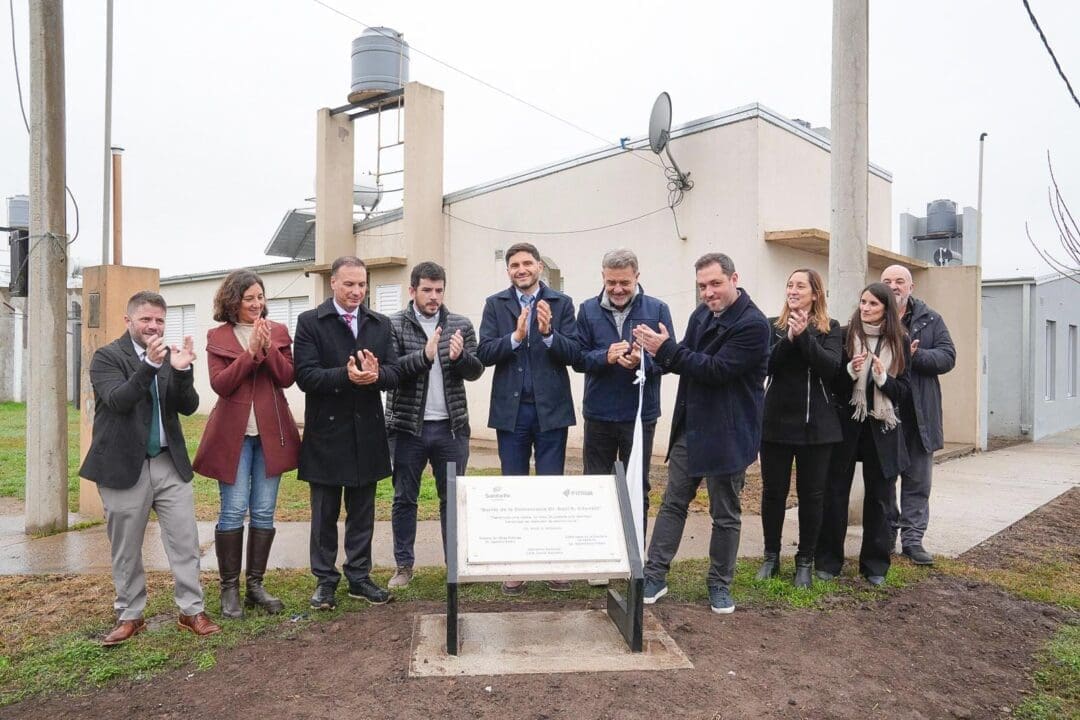 General López: La Provincia entregó viviendas en Firmat y Villa Cañás