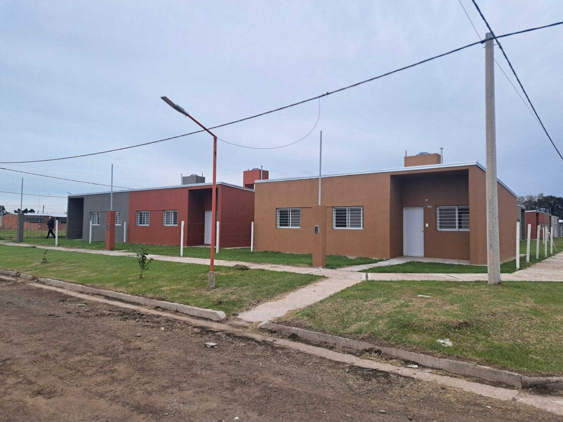General López: La Provincia entregó viviendas en Firmat y Villa Cañás