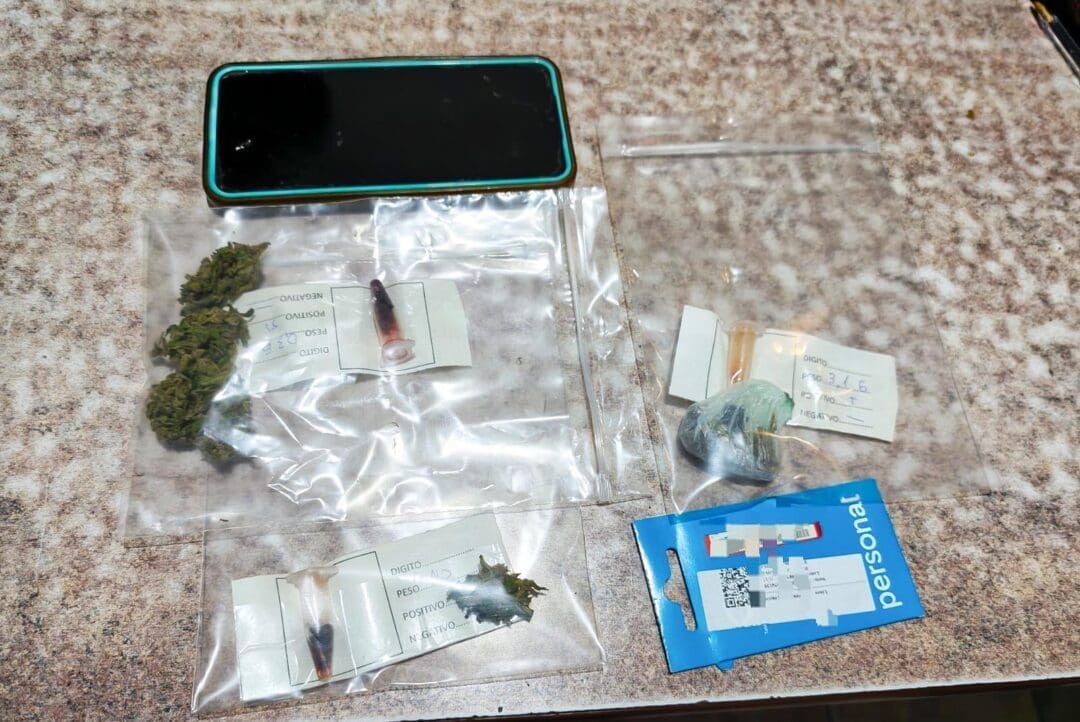 Melincué: Cinco allanamientos por microtráfico terminaron con cuatro detenidos Melincué: Cinco allanamientos por microtráfico terminaron con cuatro detenidos