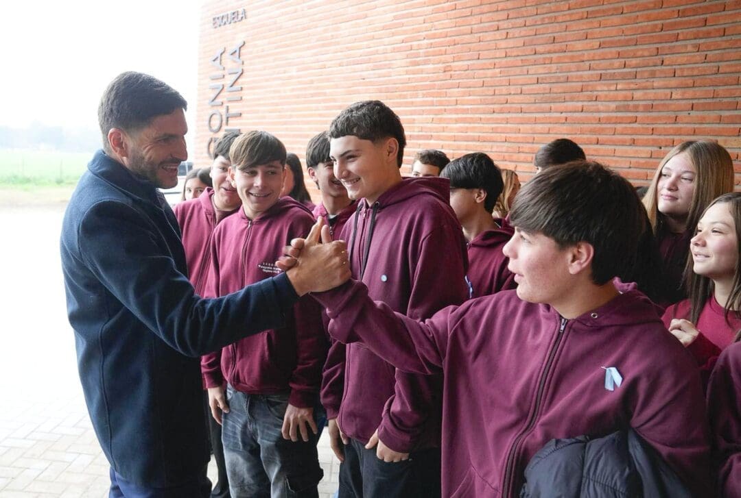 Hughes: Pullaro inauguró el nuevo edificio de la Escuela Secundaria Nº 224