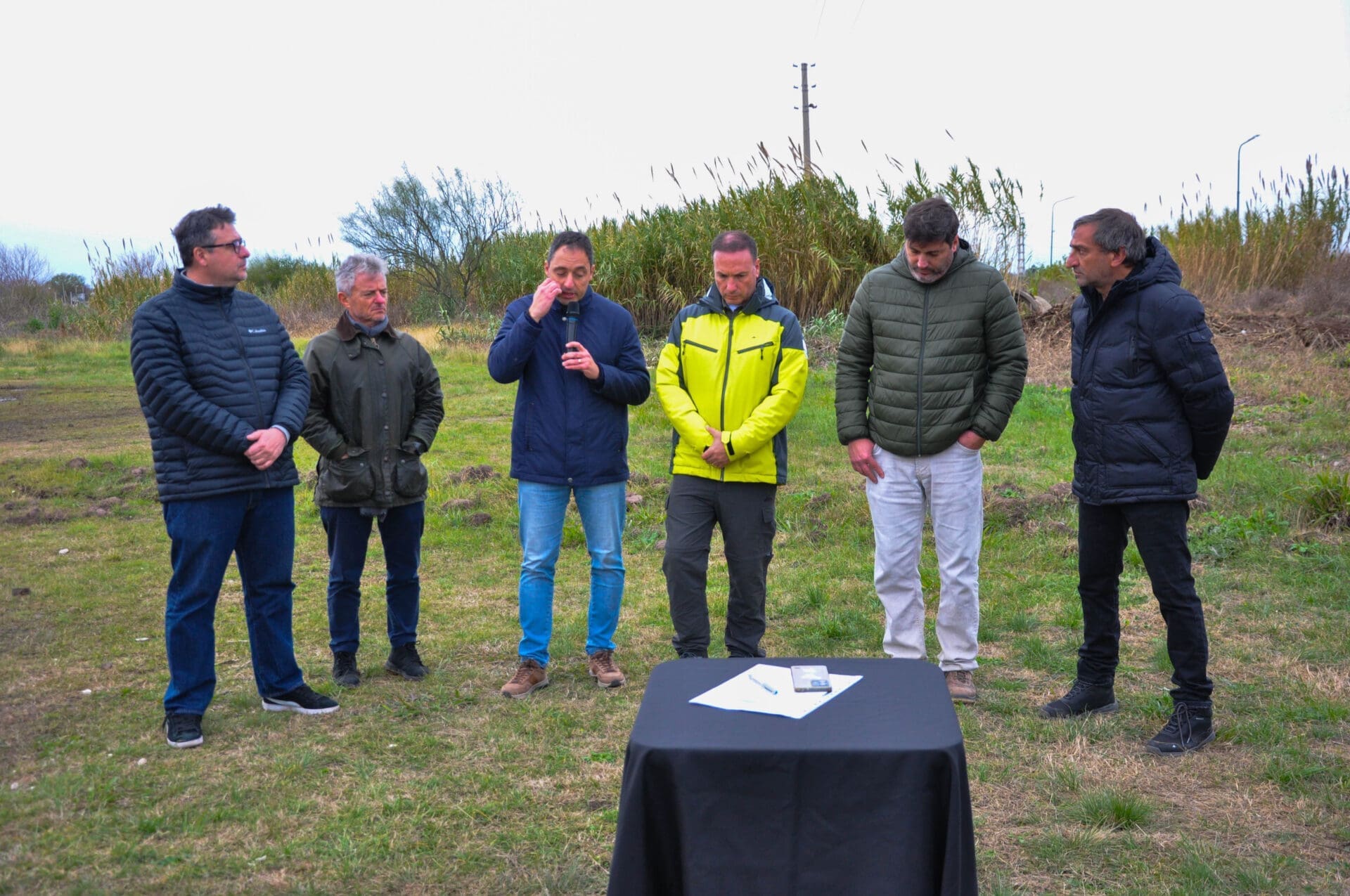 Sur provincial: Iniciaron la limpieza de 14 canales troncales para reducir el riesgo de inundaciones