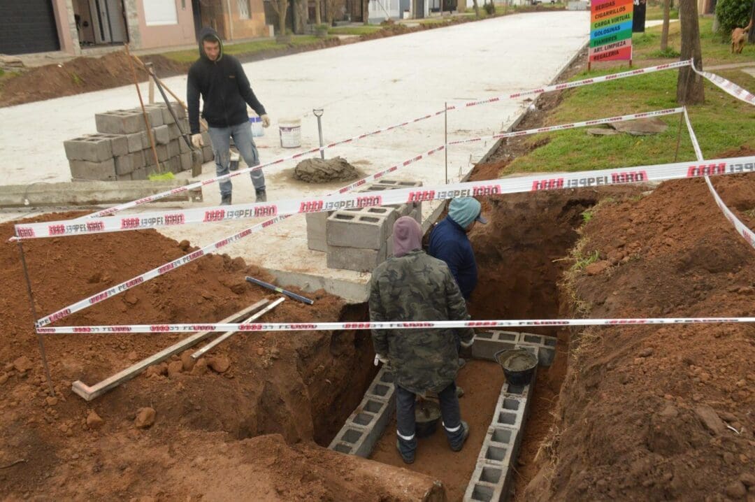 Avanza el mantenimiento de desagües en Venado Tuerto
