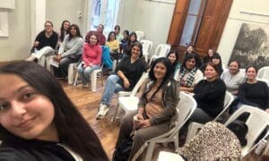 Villa Cañás: comenzó un curso gratuito de peinados para vecinas