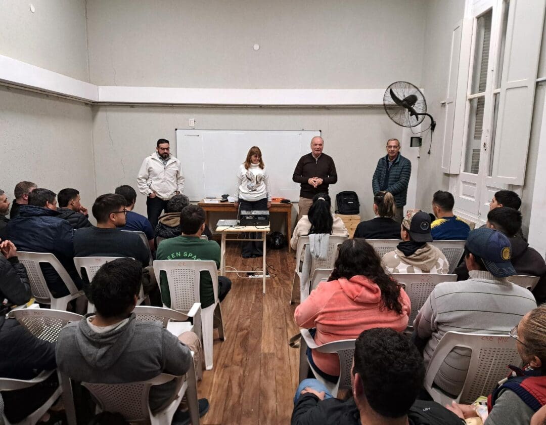 Villa Cañás inició un curso gratuito de electricidad domiciliaria Villa Cañás inició un curso gratuito de electricidad domiciliaria
