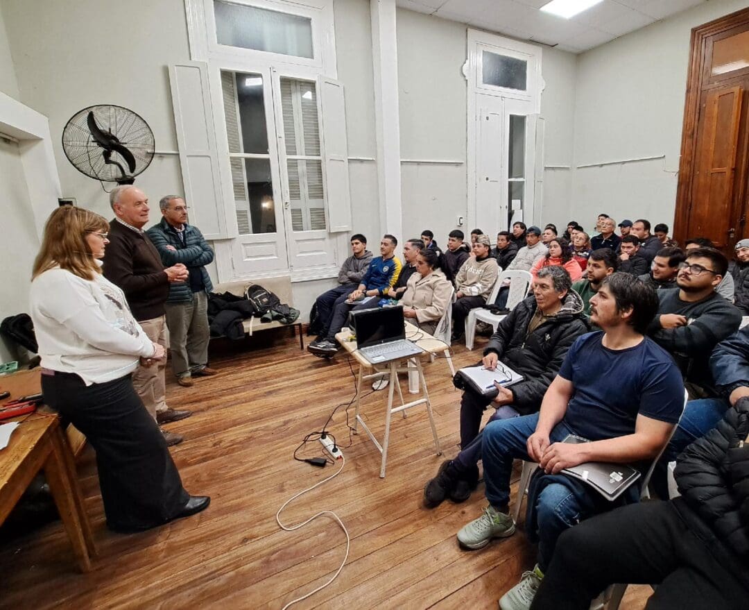Villa Cañás inició un curso gratuito de electricidad domiciliaria Villa Cañás inició un curso gratuito de electricidad domiciliaria