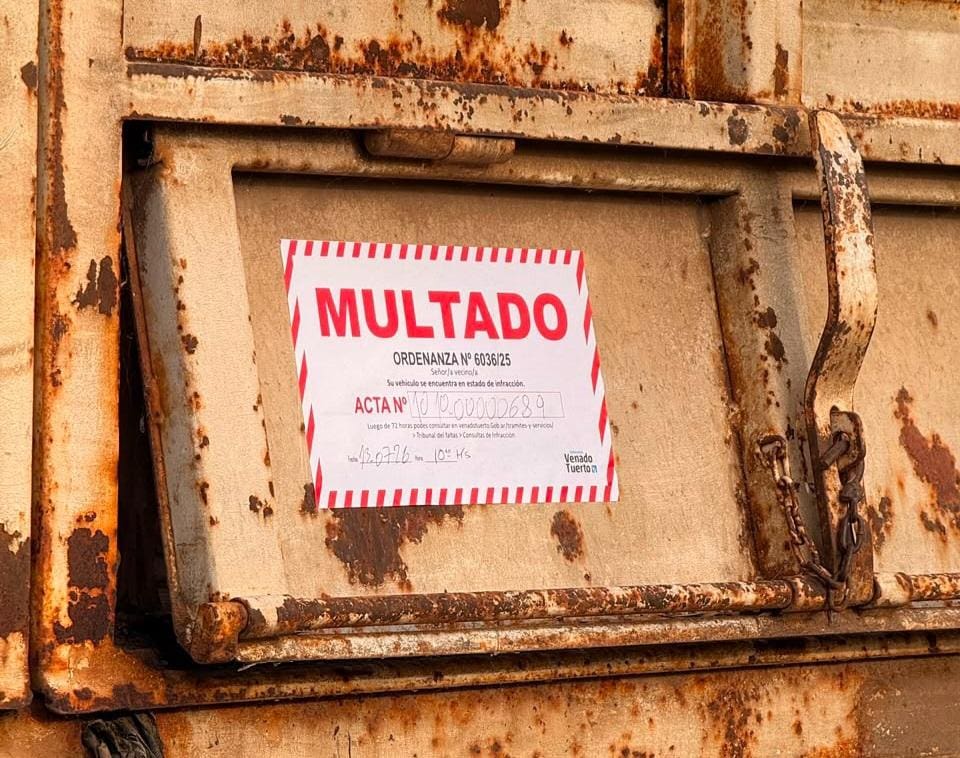 Venado Tuerto ya aplica multas a camiones mal estacionados Venado Tuerto ya aplica multas a camiones mal estacionados