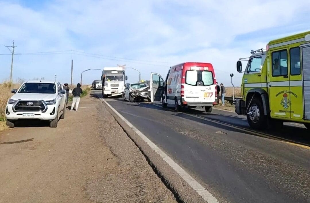 Triple choque en la Ruta 33 entre Venado Tuerto y Sancti Spíritu Triple choque en la Ruta 33 entre Venado Tuerto y Sancti Spíritu